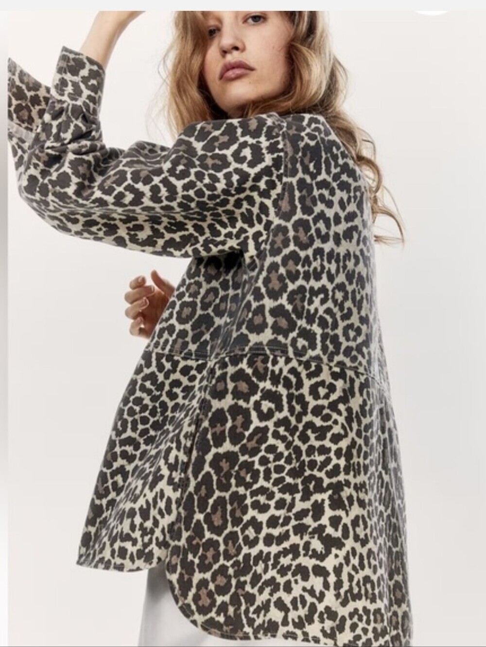 H&M Leopard Print Oversized Denim Pullover Top Size Small